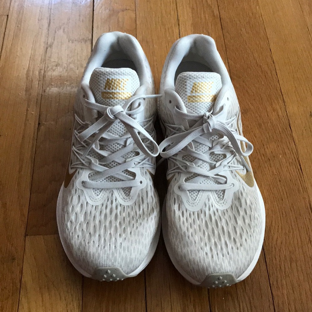 Nike Zoom Sneakers - Picture 3 of 4